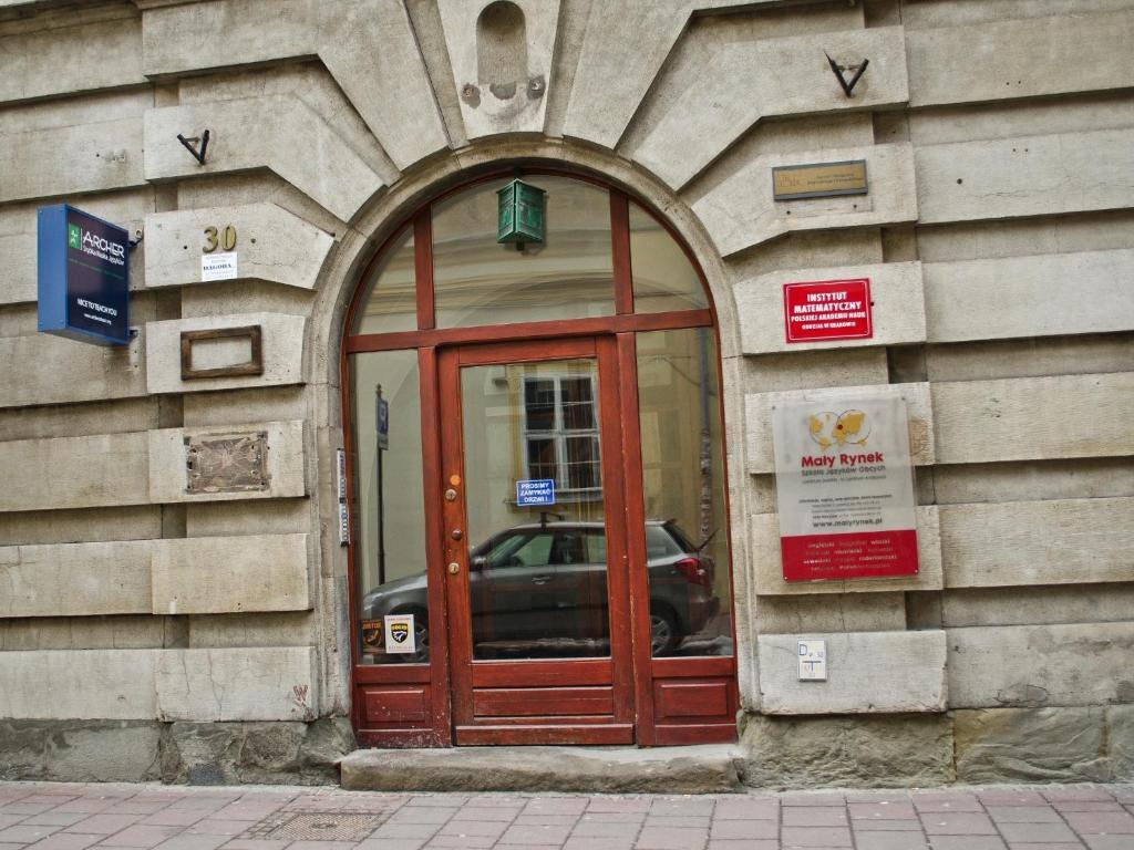 Tramp Aparthostel Krakow Exterior photo